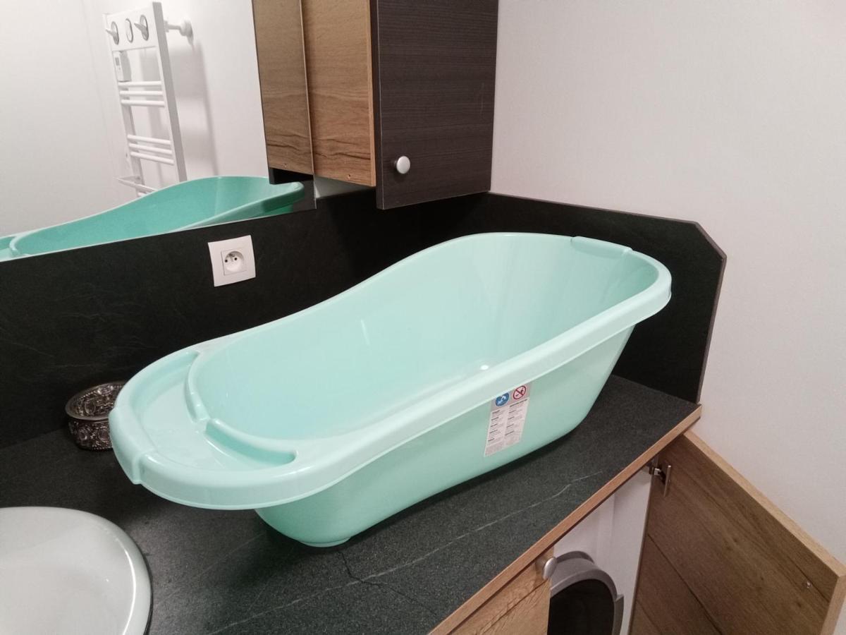 Confortable + Serris Exterior foto